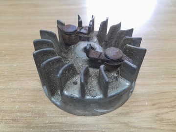 STIHL FS 44 МАГНИТНОЕ КОЛЕСО