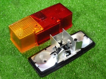 LAMPA TYLNA ZESPOLONA JOHN DEERE AL64947 LEWA HELL