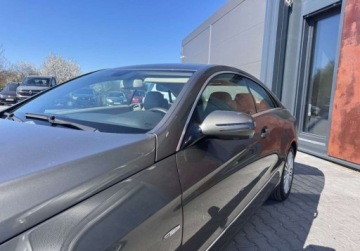 Mercedes Klasa E W212 Coupe 250 CDI BlueEFFICIENCY 204KM 2010 Mercedes-Benz Klasa E bezwypadekserwisautomat 2.1 Diesel 204KM, zdjęcie 8