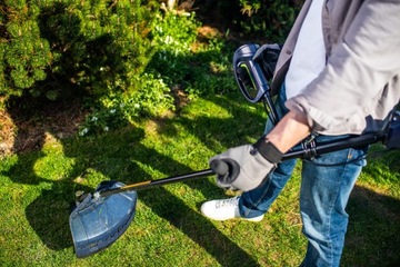 ЭЛЕКТРИЧЕСКОЕ МАСЛО ДЛЯ ТРАВЫ + ЛЕЗВИЕ ДЛЯ СТРУНЫ НА ГОЛОВКЕ