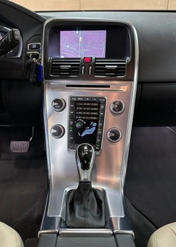 Volvo XC60 I SUV Facelifting 2.0 D4 DRIVE-E 190KM 2017 Volvo XC 60 2.0d Salon Polska ASO R-CARS Warszawa 2.0 Diesel 190KM, zdjęcie 14