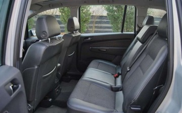 Opel Zafira B 1.9 CDTI ECOTEC 120KM 2005 Opel Zafira 1.9 Diesel 120KM, 7-Osobowa, ISOFIX, Panorama, Pol skora, Hak, zdjęcie 5