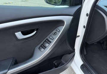 Hyundai i30 II Hatchback 3d 1.6 GDI 135KM 2013 Hyundai i30 Hyundai i30 blue 1.6 GDI YES Gold 1.6 Benzyna 135KM, zdjęcie 23