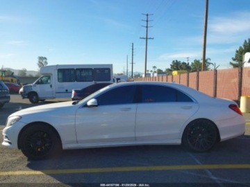 Mercedes Klasa S W222 2015 Mercedes-Benz Klasa S 550 2015 4.7 Benzyna 449KM, zdjęcie 2