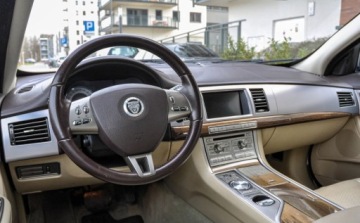 Jaguar XF I Sedan 3.0D V6 S 275KM 2010 Jaguar XF 3,0d (275KM) 2010 r. Automat Skory Bezwypadkowy 3.0 Diesel 275KM, zdjęcie 8