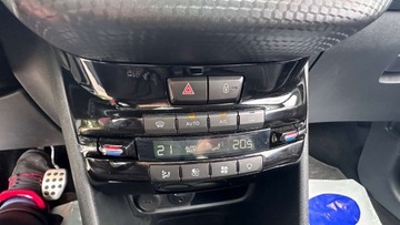 Peugeot 2008 I SUV Facelifting 1.2 PureTech 130KM 2018 Peugeot 2008 RATY 1.2 BENZ 130KM GT-LINE Kamera Navi Tablet Panorama Serwi, zdjęcie 36