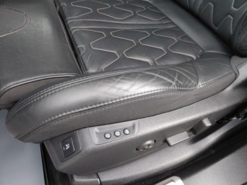 Peugeot 3008 II Crossover 2.0 BlueHDi 150KM 2017 Peugeot 3008 GT Line Full LED Skora Podgrzewane fotele Alu 2.0 Diesel, zdjęcie 15