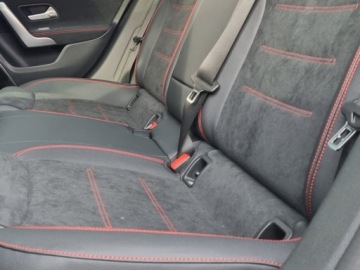 Mercedes Klasa A W177/V177 Hatchback Plug-In Facelifting 1.3 250e 218KM 2025 MERCEDES-BENZ A Klasa 250 e AMG Line 1.3 (218KM) 2025, zdjęcie 11