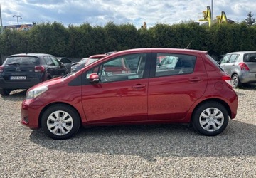 Toyota Yaris III Hatchback 5d 1.33 Dual VVT-i 99KM 2013 Toyota Yaris samochod krajowy 1.3 Benzyna 99KM, zdjęcie 1