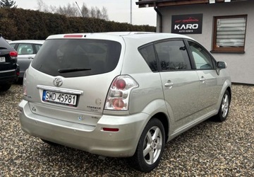 Toyota Corolla Verso AR10 2.2 D-4D 136KM 2009 Toyota Corolla Verso 2009 r. 2.2 Diesel 136KM, zdjęcie 4