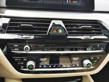 BMW Seria 5 G30-G31 2017 BMW 5 G30 530i xdrive * Mpakiet * Dokumentacja *Bogate wyposażenie, zdjęcie 26