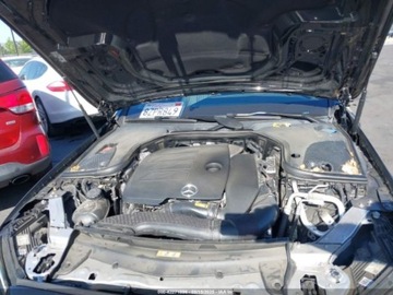 Mercedes Klasa E W213 2022 Mercedes-Benz Klasa E 350 2022 2.0l 2.0 Benzyna 255KM, zdjęcie 8