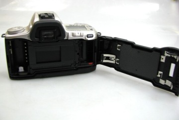 MINOLTA DYNAX 404si - корпус