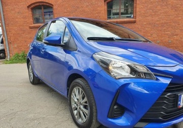 Toyota Yaris III Hatchback 5d Facelifting 2017 1.0 VVT-i 72KM 2020 Toyota Yaris Nawigacja Kamera Radar GetHelp Benzyna 72KM, zdjęcie 1