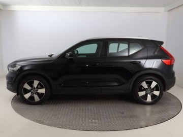 Volvo XC40 Crossover 2.0 D4 190KM 2018 Volvo XC40 D4 AWD, 187 KM, 4X4, Automat, Skóra, zdjęcie 2