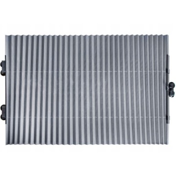 Солнцезащитная шторка для автомобиля шириной 150 см с присосками