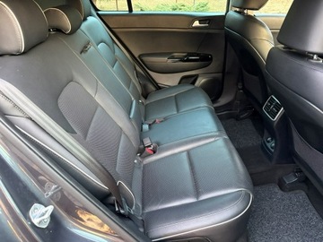 Kia Sportage IV SUV Facelifting 1.6 GDI 132KM 2018 Kia Sportage 1.6 benzyna Skóry Podgrzewane fotele, zdjęcie 18