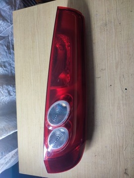 LAMPA PRAWY TYŁ FORD FIESTA MK6 6S61-13404-BD