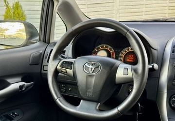 Toyota Auris I Hatchback 5d Facelifting 1.33 Dual VVT-i 101KM 2011 Toyota Auris Toyota Auris 1.33 VVT-i Terra 1.3 Benzyna 100KM, zdjęcie 6