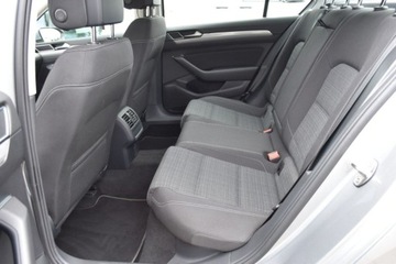 Volkswagen Passat B8 Variant Facelifting 2.0 TDI SCR 200KM 2022 Volkswagen Passat 2.0 TDi 200KM DSG7 Business SalonPL ASO NaviKameraTravel, zdjęcie 30