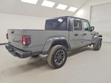 Jeep Gladiator 2023 Jeep Gladiator Overland 2023 3.6 Benzyna 285KM, zdjęcie 3