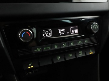 Skoda Rapid II Liftback Facelifting 1.0 TSI 110KM 2018 Škoda RAPID Skoda RAPID xenon klima auto navi, zdjęcie 25