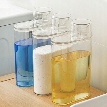 Пустые бутылки для стирки с кувшинами для хранения крышек