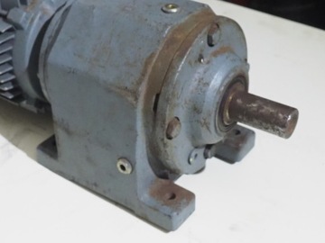 Motoreduktor SEW R43DT80K4TF/VS 0,55 kW 56 obr/min