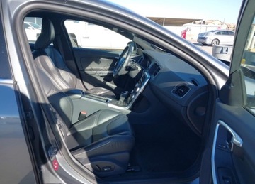 Volvo S60 II Sedan Facelifting 2.0 T6 DRIVE-E 306KM 2016 Volvo S60 2016r., T6 Drive-e R-design Platinum, 2L, od ubezpieczalni 2.0, zdjęcie 9