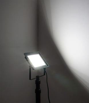 ГАЛОГЕННЫЙ СВЕТОДИОДНЫЙ СВЕТОДИОД 50ВТ НА ШТАТИВЕ