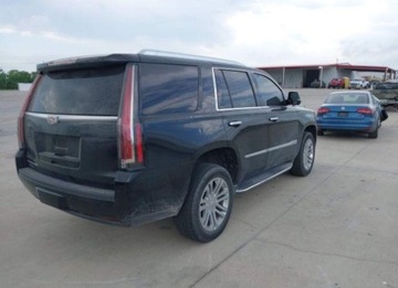 Cadillac Escalade III 2019 Cadillac Escalade 2019, 6.2L, 4x4, po gradobiciu 6.2 Benzyna 420KM, zdjęcie 6