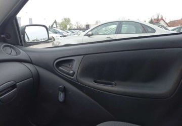 Toyota Yaris I 1.3 i 16V 86KM 2003 Toyota Yaris Toyota Yaris 1.3 Benzyna 87KM, zdjęcie 13