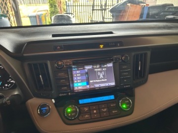 Toyota RAV4 IV MPV Facelifting 2.5 Hybrid 197KM 2017 Toyota Rav 4 Hybrid AWD-i 2.5 197KM 4x4 2017r bezwypadkowy, zdjęcie 8