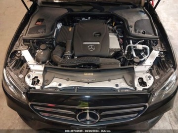 Mercedes Klasa E W213 2019 Mercedes-Benz Klasa E 2019 Mercedes-Benz E-Class E 300 4MATIC Sedan 2.0, zdjęcie 10