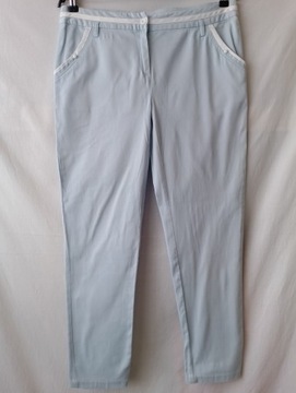 Spodnie jasnoniebieskie bawełniane z białymi lamówkami - 40