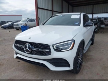 Mercedes GLC C253 2021 Mercedes-Benz GLC 2021 MERCEDES-BENZ GLC 300 4MATIC COUPE 2.0 Benzyna 255KM, zdjęcie 2