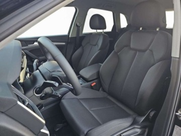 Audi Q5 II SUV Facelifting 2.0 40 TDI 204KM 2024 Audi Q5 matrixy, ambient plus, tempomat, kamera cofania, 2.0 Diesel 204KM, zdjęcie 9