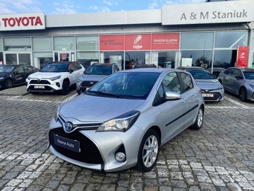 Toyota Yaris III Hatchback 5d Facelifting Hybrid 100KM 2016 Toyota Yaris Hybrid 100 Premium III (2011-2019)