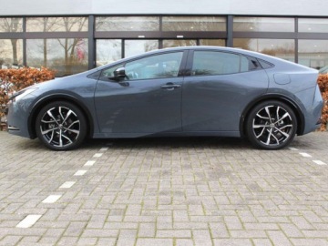 Toyota Prius V (XW60) 2.0  Hybrid Dynamic Force Plug-in 223KM 2025 Od ręki - Executive 2.0 Plug-in Hybrid 223KM | Podgrzewane fotele!, zdjęcie 2