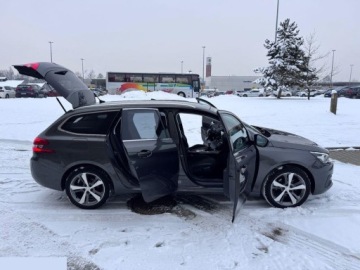 Peugeot 308 II SW 1.2 PureTech 130KM 2017 Peugeot 308 1.2 PureTech 130km GPF Stop &amp; Start Active Business-Paket 2017r, zdjęcie 32