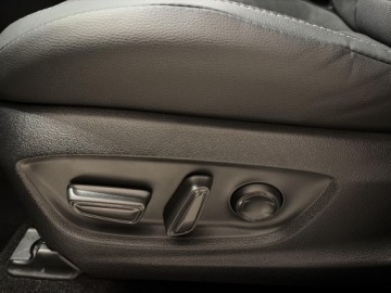 Toyota C-HR II SUV Plug-In 2.0 Hybrid Dynamic Force Plug-in  223KM 2025 Toyota C-HR 2.0 PHEV Executive Toyoyta C-HR 2.0 PH, zdjęcie 20