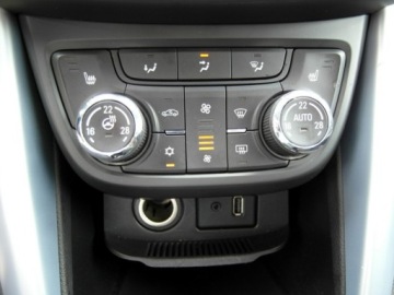 Opel Zafira C Tourer 2.0 CDTI ECOTEC 165KM 2014 Opel Zafira Tempomat Xenon Klimatronik Led 2.0 Diesel 165KM, zdjęcie 19