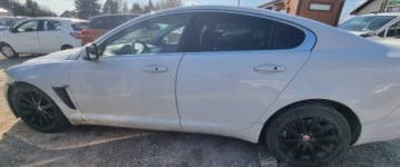 Jaguar XF II 2015 Jaguar XF 2015r, 2.0 Benzyna. Lekko przetarty bok. Jezdzi. 2.0 Benzyna, zdjęcie 15
