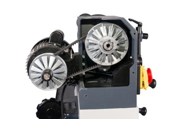 Деревянный токарный станок с помощью копировального устройства