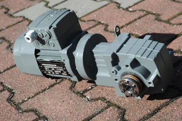 Motoreduktor kątowy 0.25kw. 56obr. z hamulcem. SEW