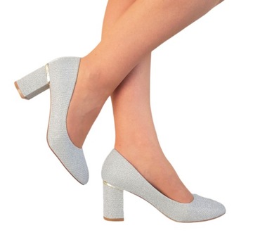 SREBRNE BUTY BROKATOWE CZÓŁENKA NA OZDOBNYM SŁUPKU 7 cm 37