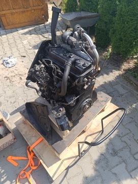 MOTOR KOMPLETNÍ VW TRANSPORTER T4 1.9 TD TDI - TYPOWO DO MĚRKA OLEJE Z ZADU