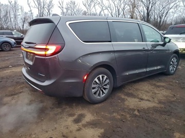 Chrysler Pacifica II 2022 Chrysler Pacifica Hybrid Touring L 2022 3.6l 3.6 Hybryda 260KM, zdjęcie 3
