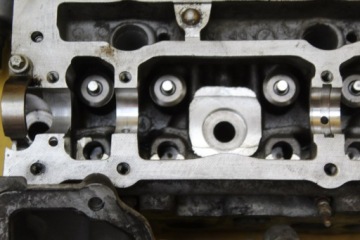 ГОЛОВКА ЦИЛИНДРА ПРАВАЯ SPRINTER 906 3.0 CDI R6420163601