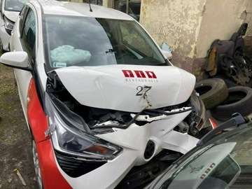 Toyota Aygo II Hatchback 3d Facelifting 1.0 VVT-i 72KM 2021 Toyota Aygo 1.0-16V Klima Salon PL 2021 Bezyn+gaz, zdjęcie 2